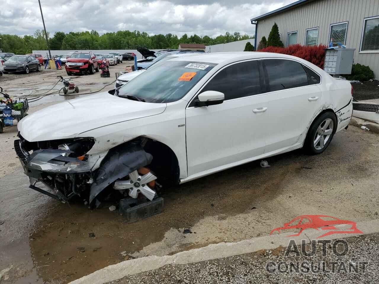 VOLKSWAGEN PASSAT 2015 - 1VWAT7A36FC114022