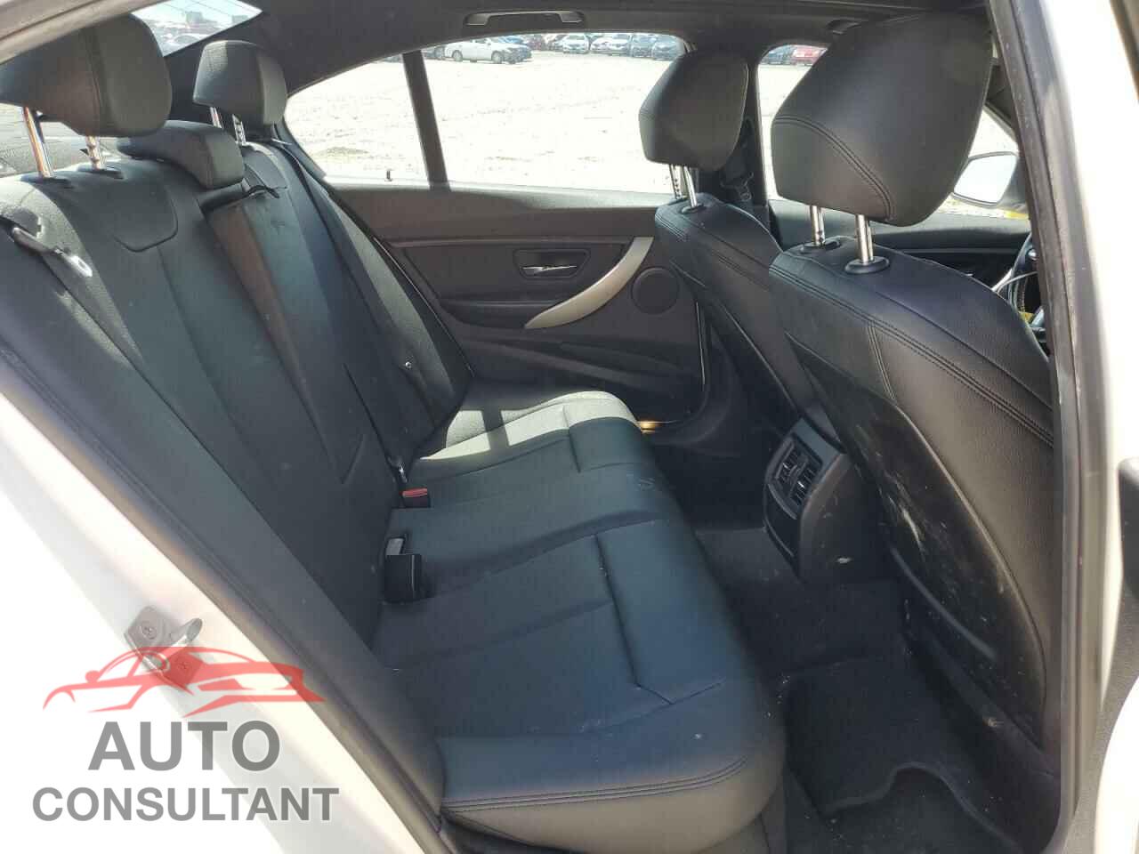 BMW 3 SERIES 2015 - WBA3C3G55FNS76450