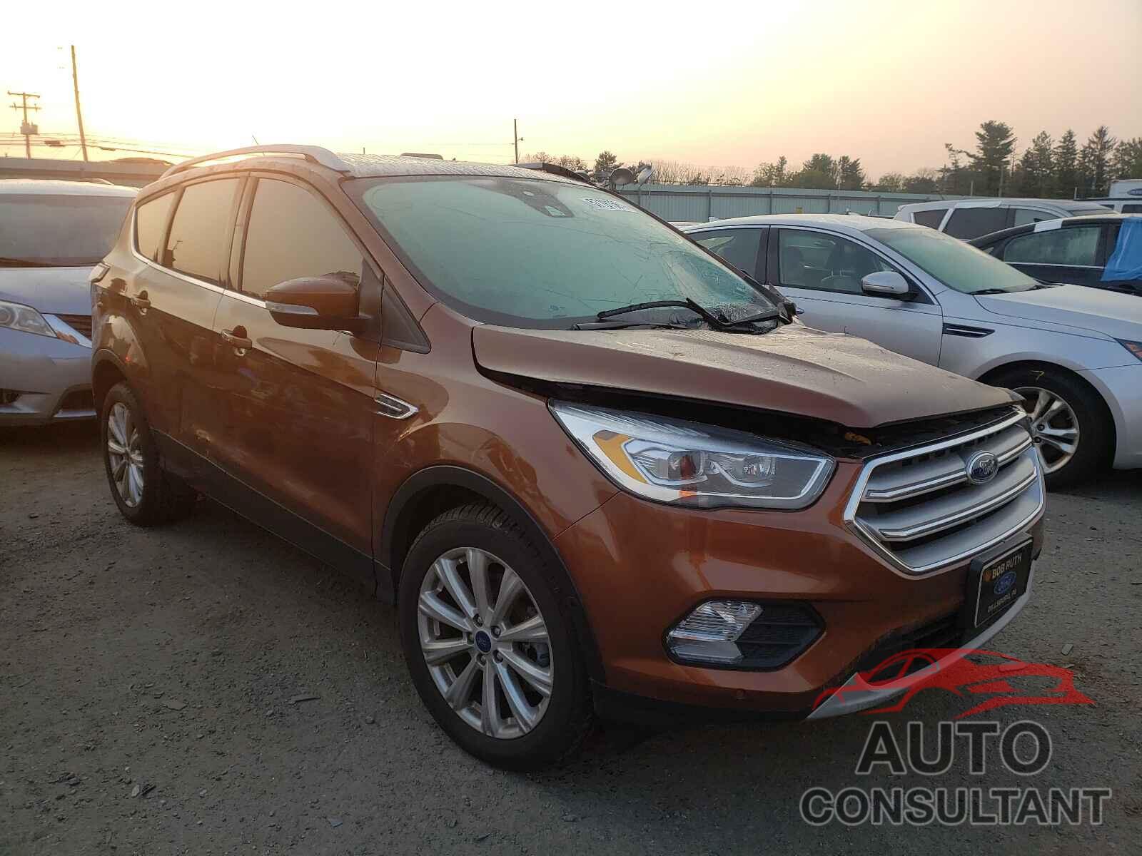 FORD ESCAPE 2017 - 1FMCU9J99HUC16710
