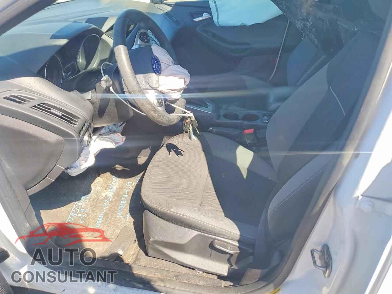 FORD FOCUS 2014 - 1FADP3F23EL389557
