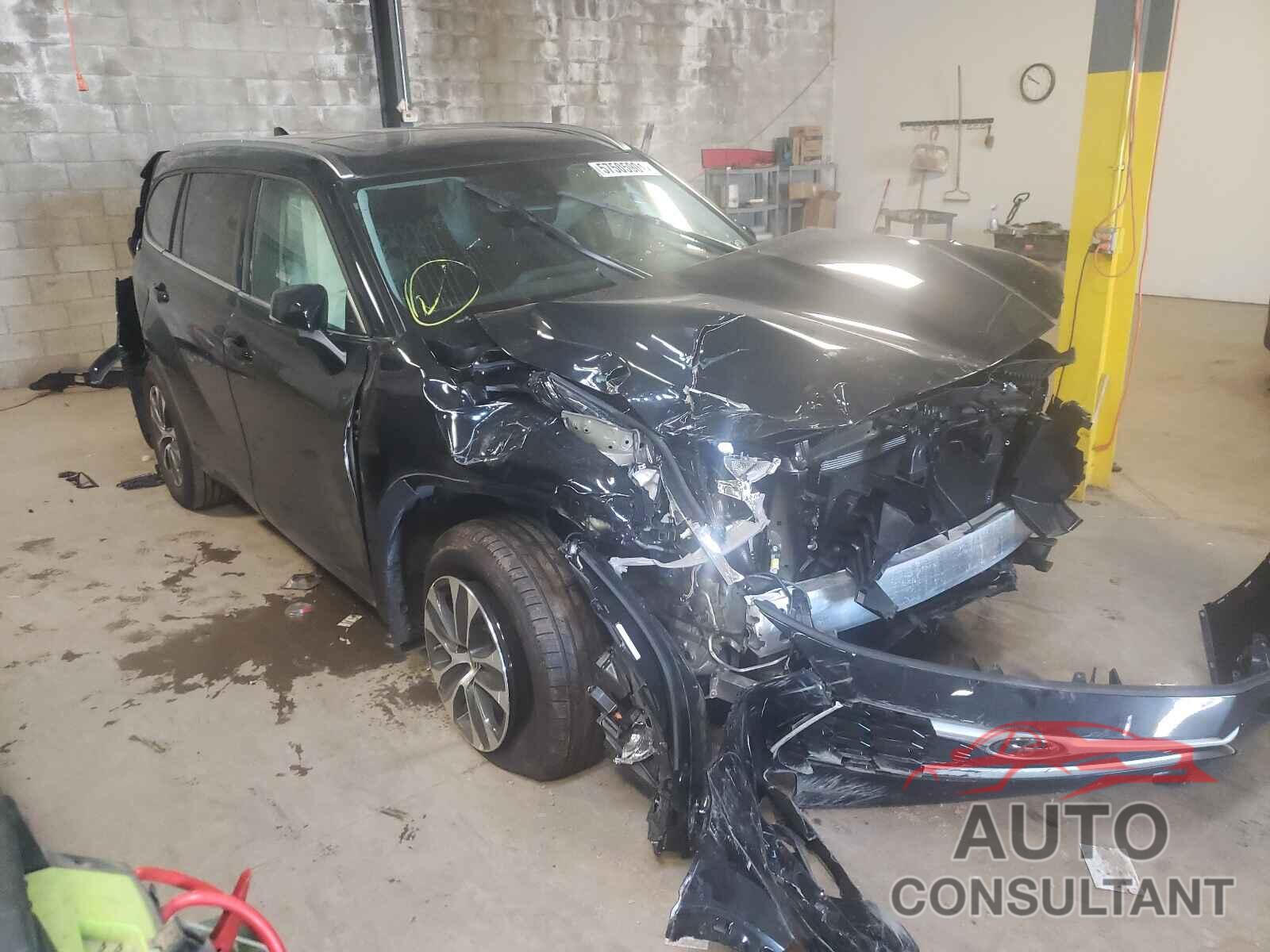 TOYOTA HIGHLANDER 2021 - 5TDHZRBH8MS528100