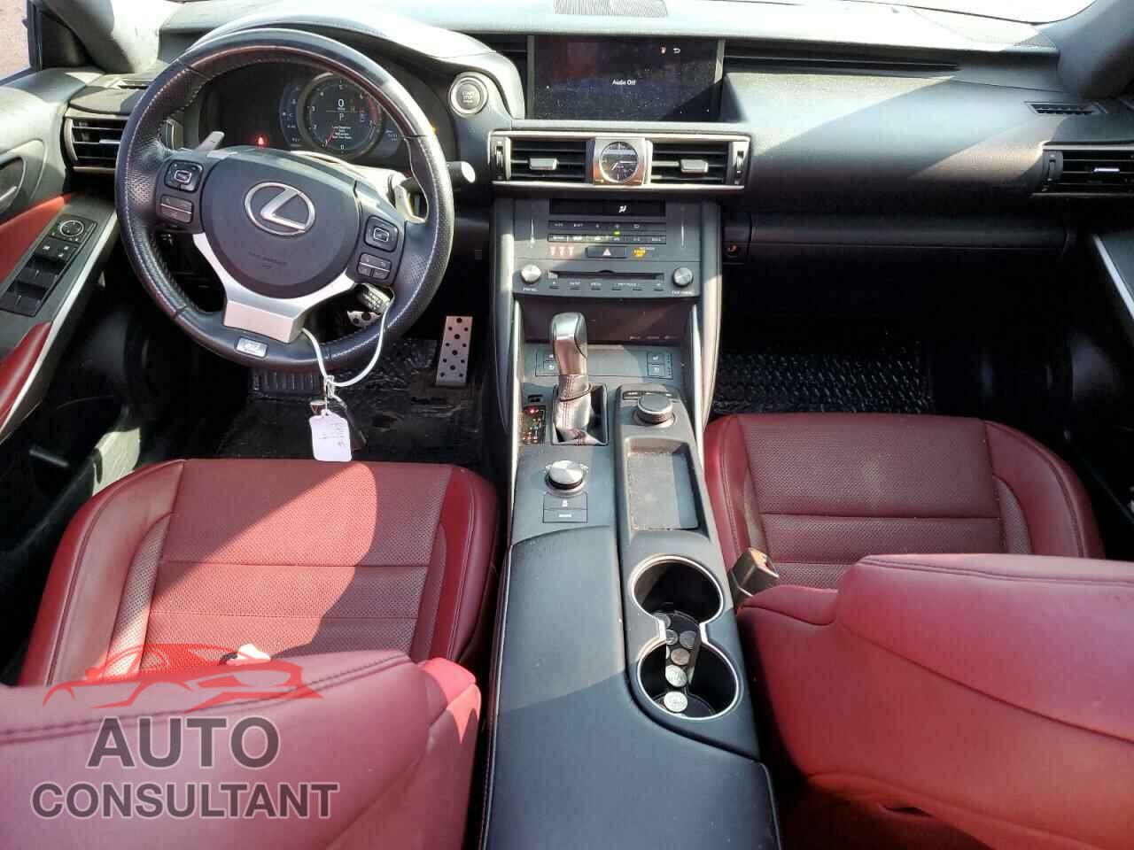 LEXUS IS 2020 - JTHGA1D28L5101936
