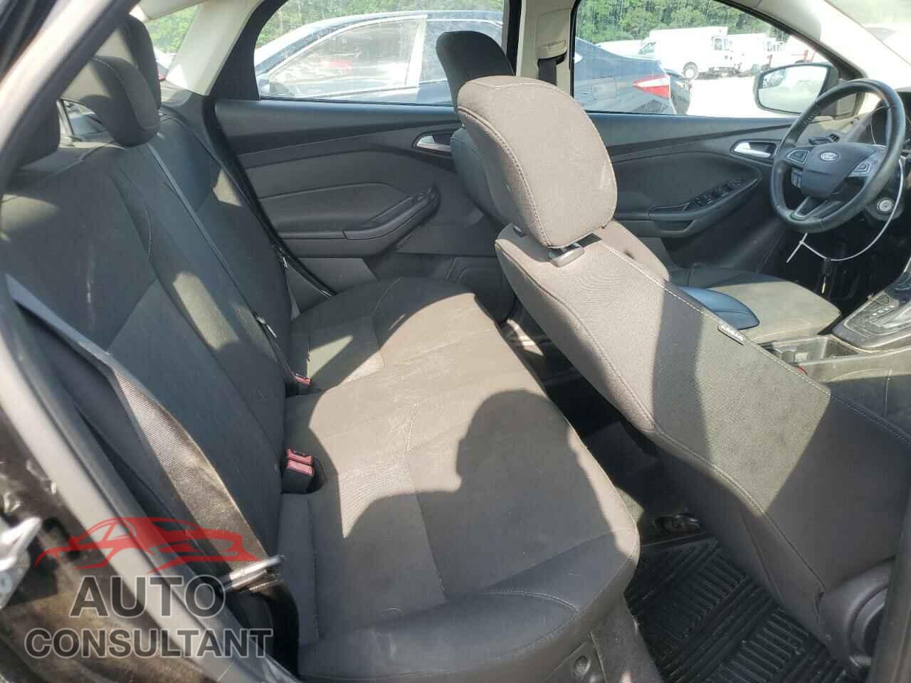 FORD FOCUS 2016 - 1FADP3F22GL207351