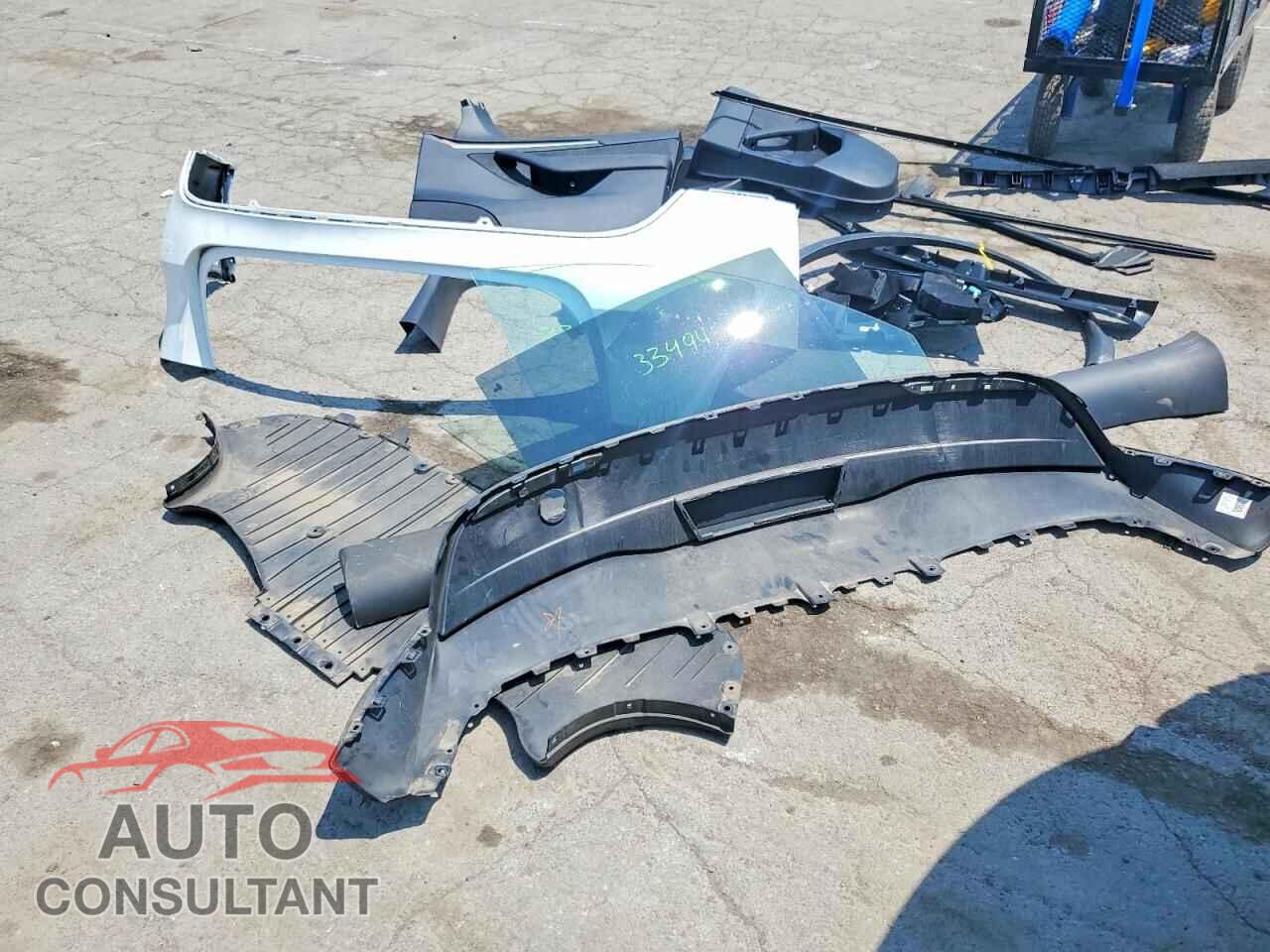 TESLA MODEL Y 2025 - 7SAYGDEE4SF284573