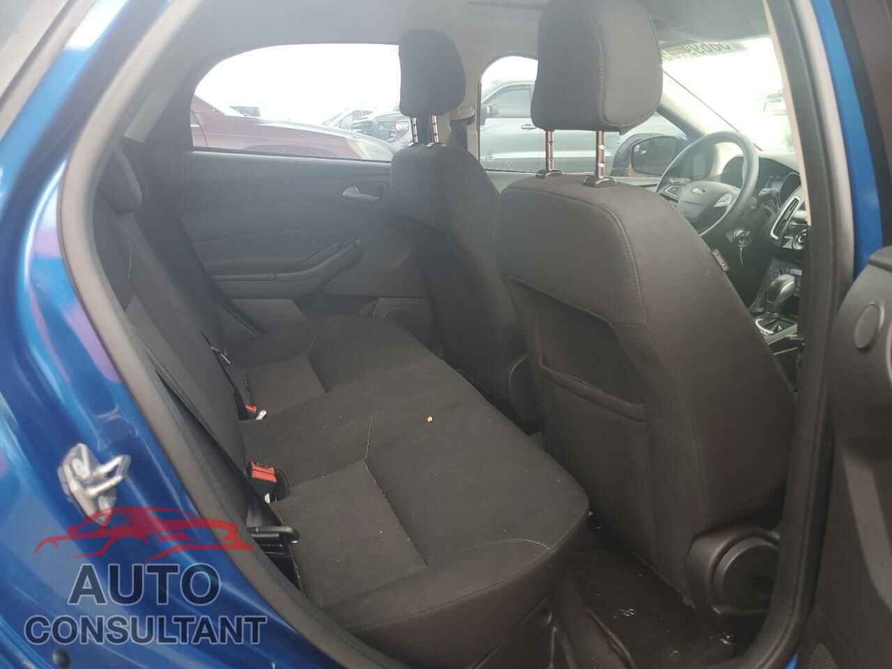 FORD FOCUS 2018 - 1FADP3H20JL229403