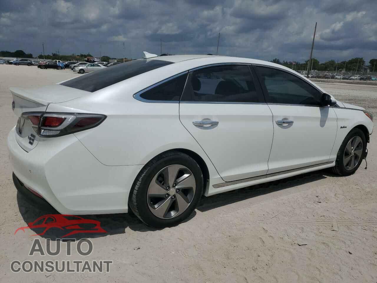 HYUNDAI SONATA 2017 - KMHE54L25HA045044