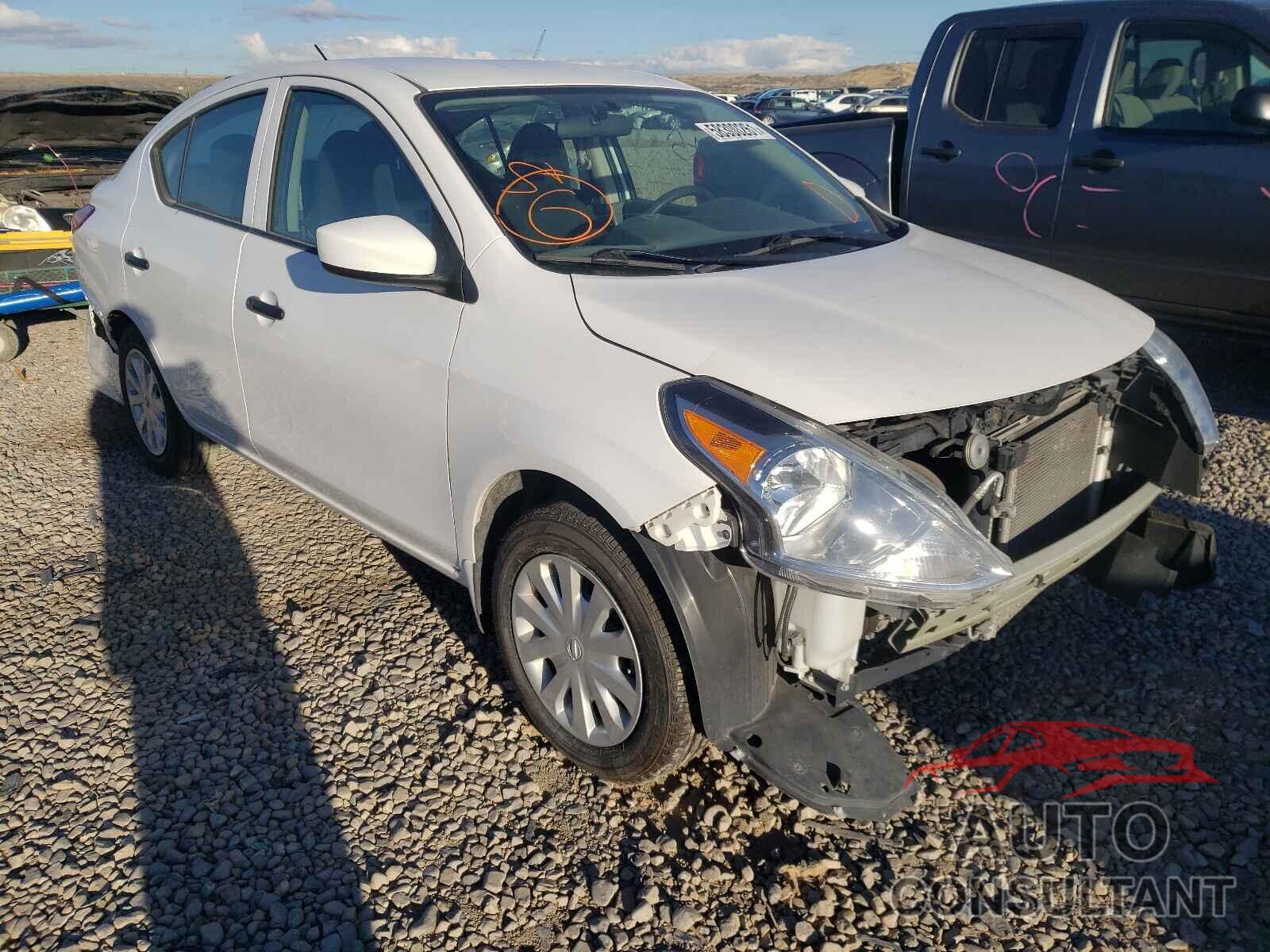 NISSAN VERSA 2017 - 3N1CN7AP7HL882031