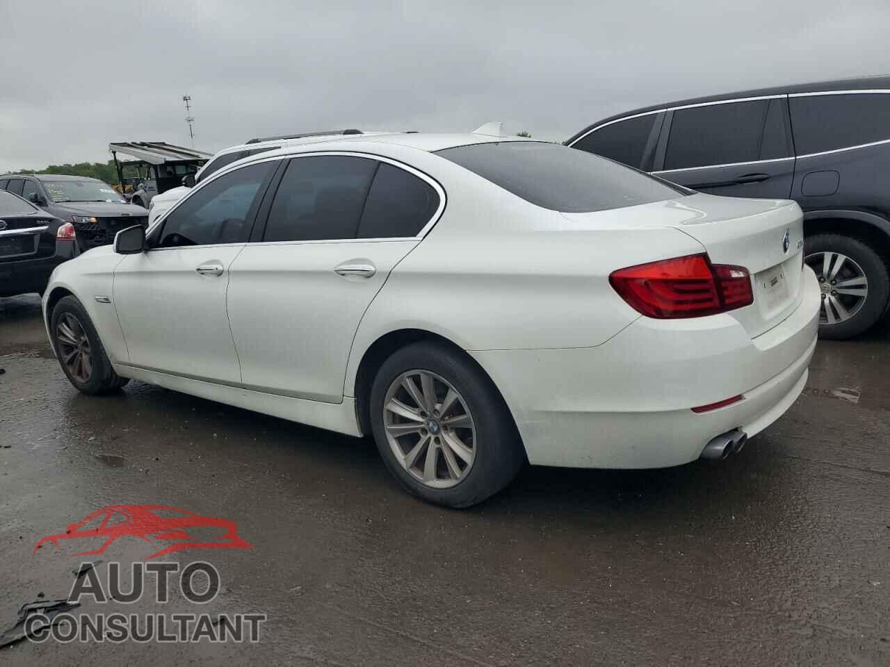 BMW 5 SERIES 2011 - WBAFR1C57BC738261