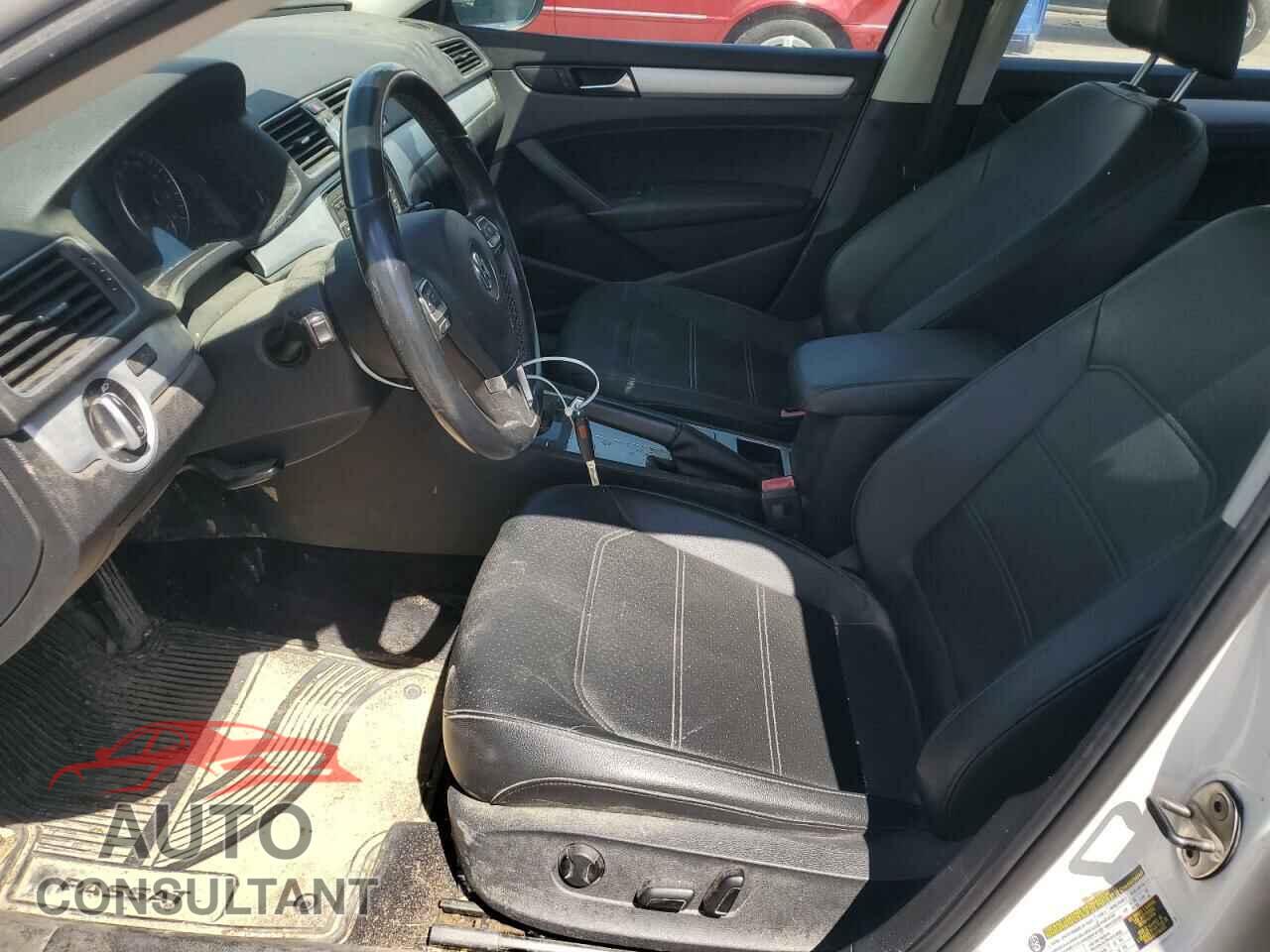 VOLKSWAGEN PASSAT 2012 - 1VWBN7A30CC086342