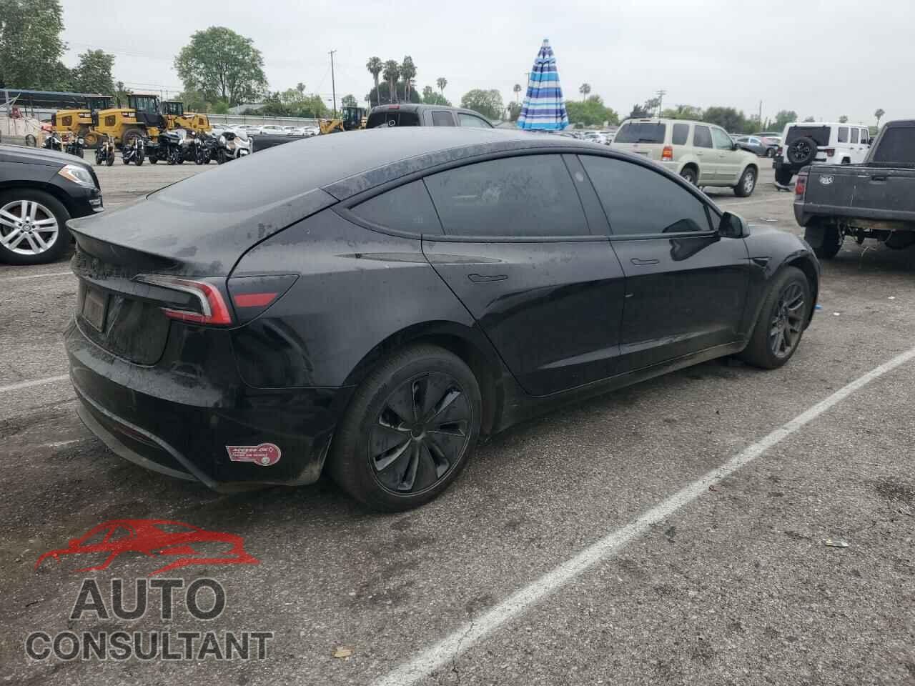TESLA MODEL 3 2024 - 5YJ3E1EA3RF740372