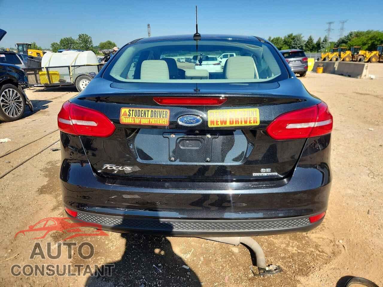 FORD FOCUS 2015 - 1FADP3F26FL361852