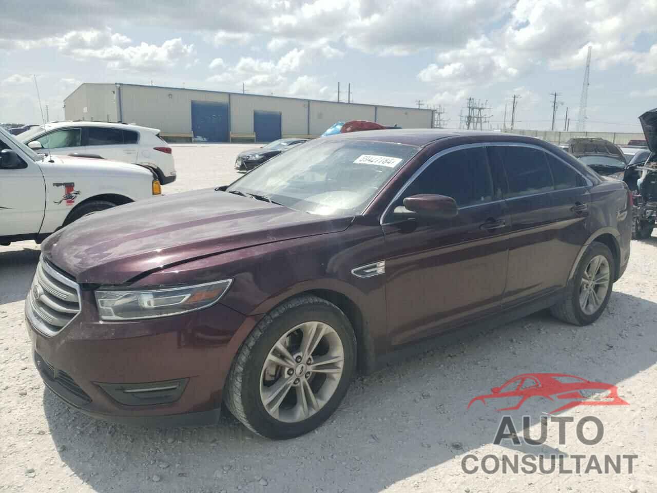 FORD TAURUS 2018 - 1FAHP2E83JG120138