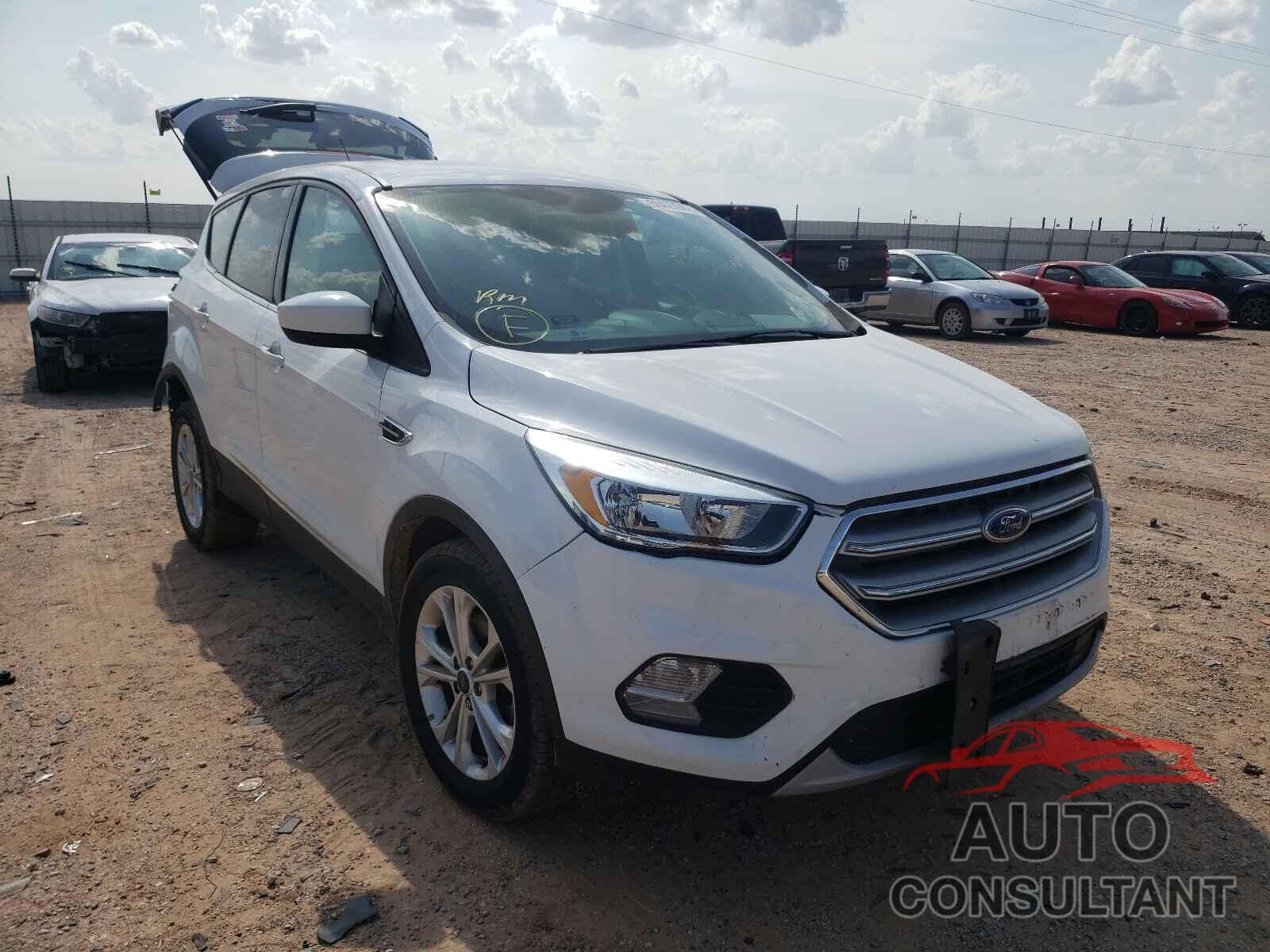 FORD ESCAPE 2017 - 1FMCU0GD4HUD28211