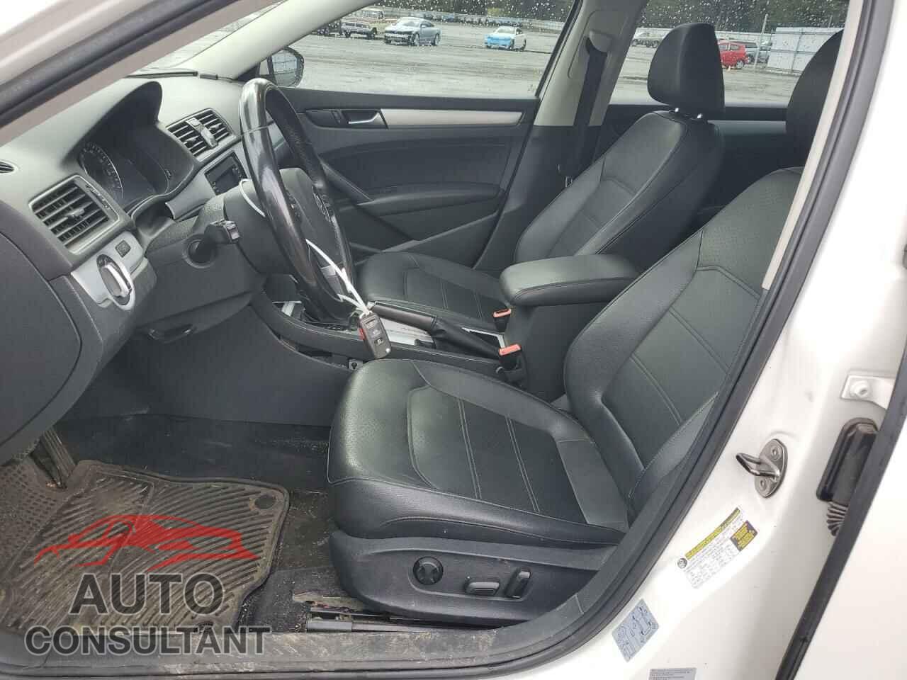 VOLKSWAGEN PASSAT 2012 - 1VWBN7A34CC061668