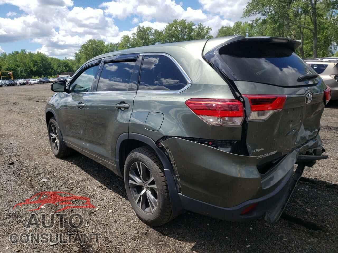 TOYOTA HIGHLANDER 2018 - 5TDBZRFH9JS848652