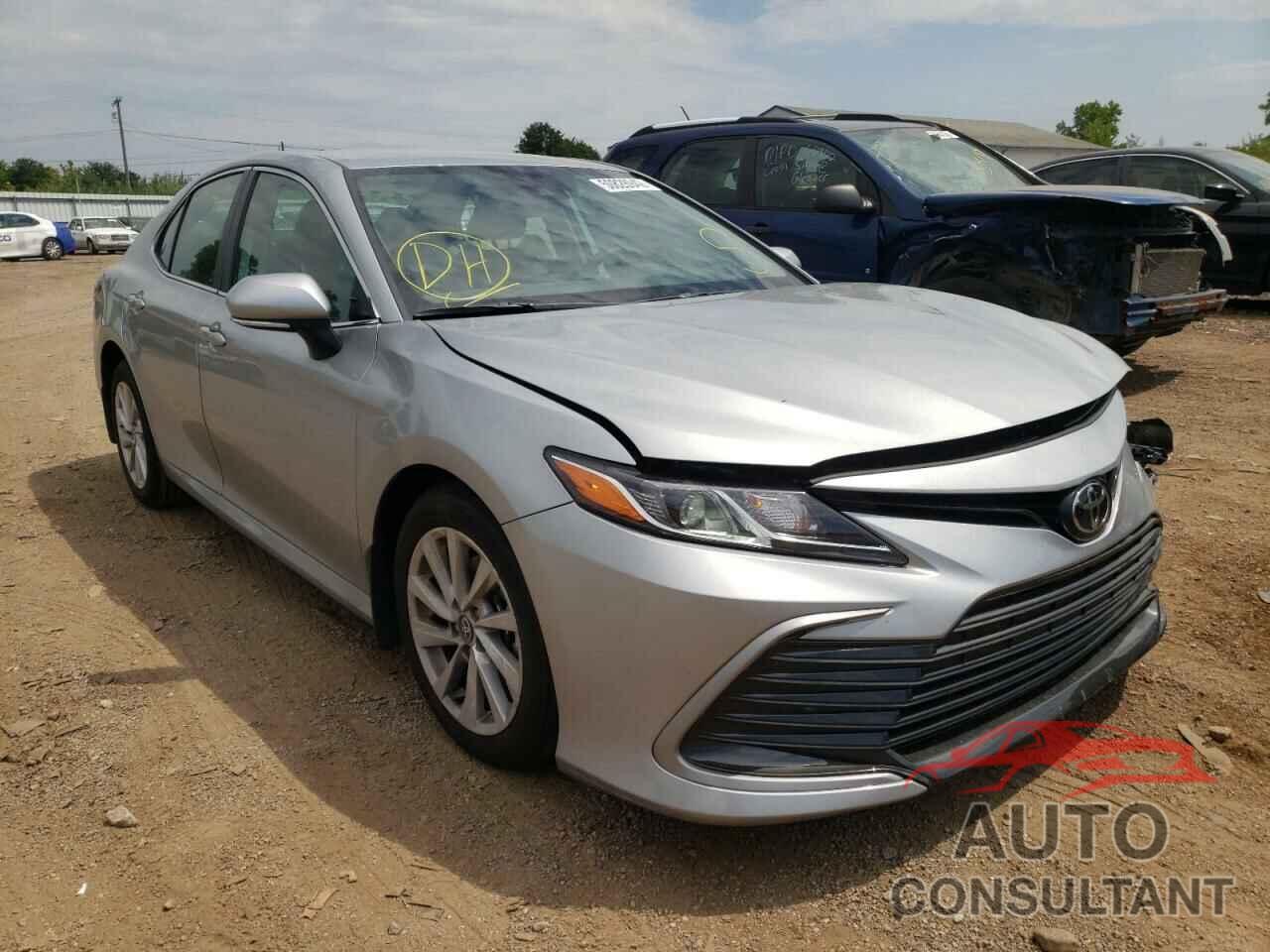 TOYOTA CAMRY 2022 - 4T1R11AK5NU686185