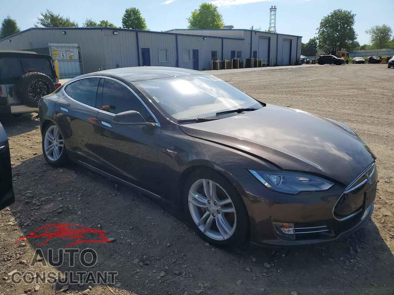 TESLA MODEL S 2014 - 5YJSA1S12EFP52440