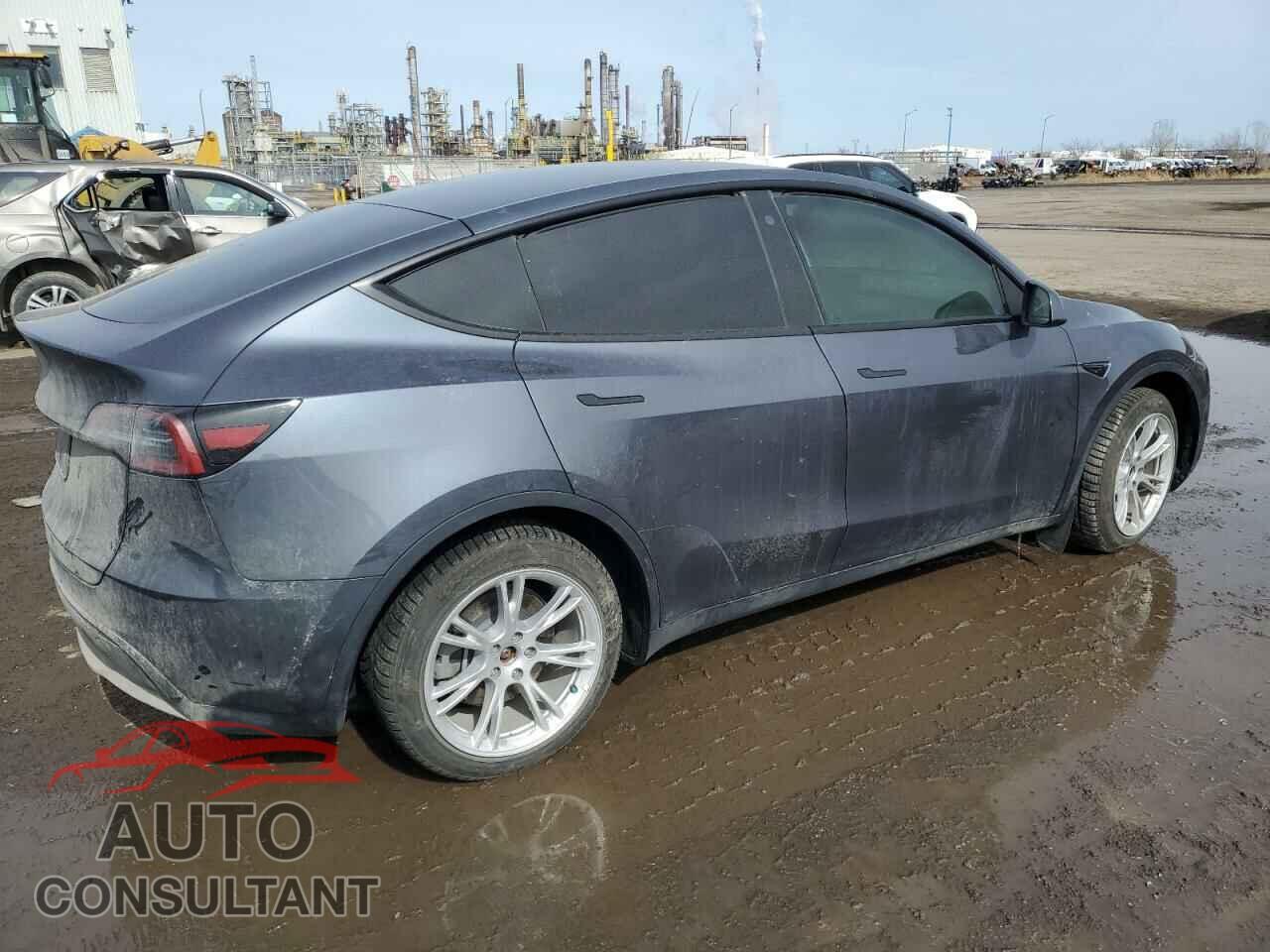 TESLA MODEL Y 2023 - LRWYGDFD6PC163418