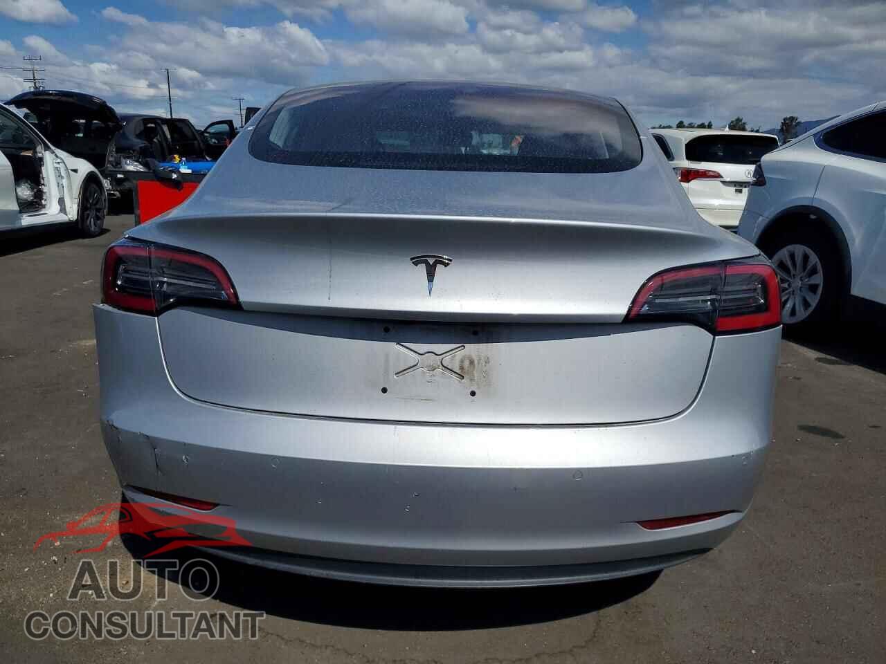 TESLA MODEL 3 2017 - 5YJ3E1EA9HF000985