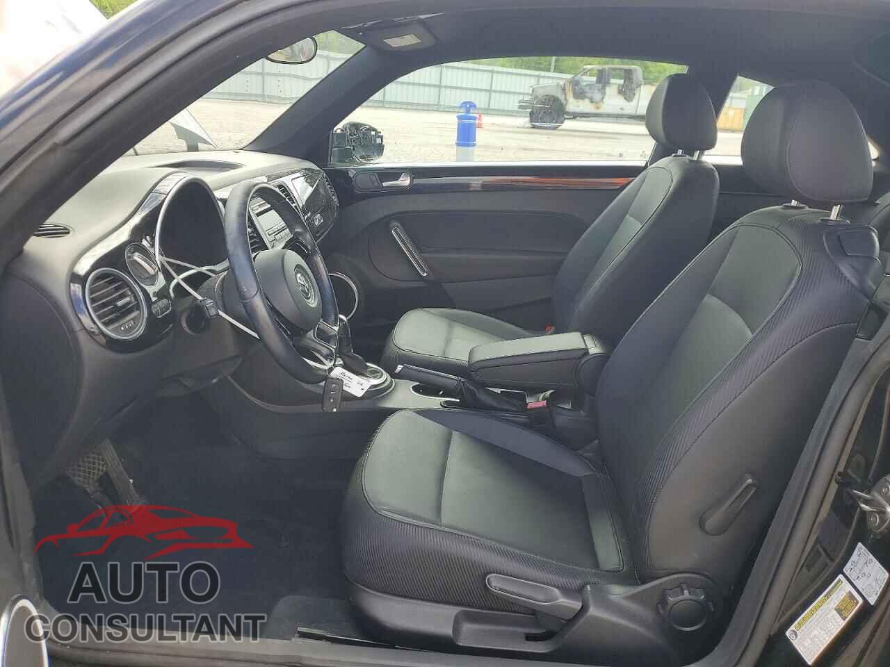 VOLKSWAGEN BEETLE 2013 - 3VWJP7AT4DM659250