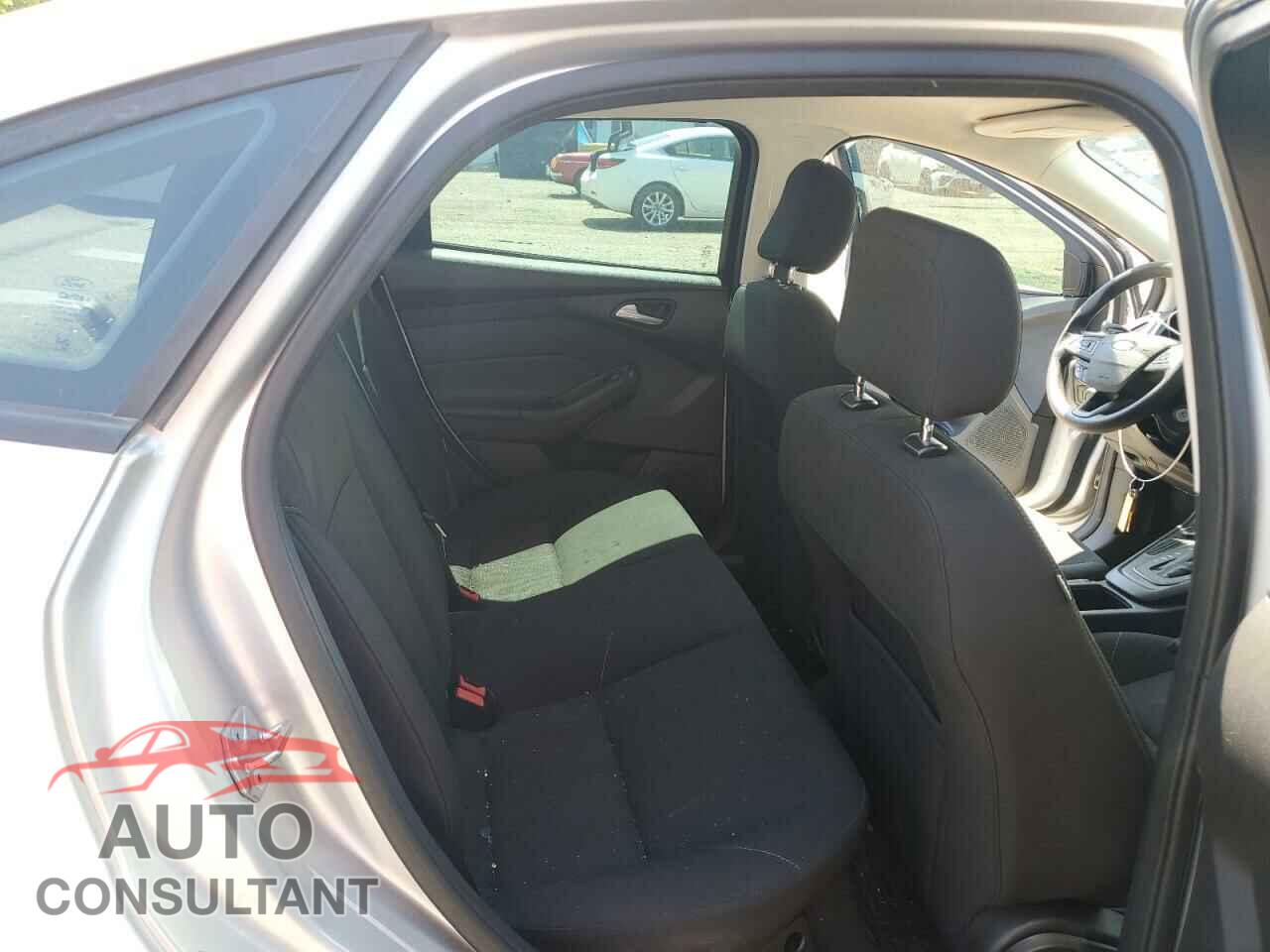FORD FOCUS 2017 - 1FADP3F25HL202808