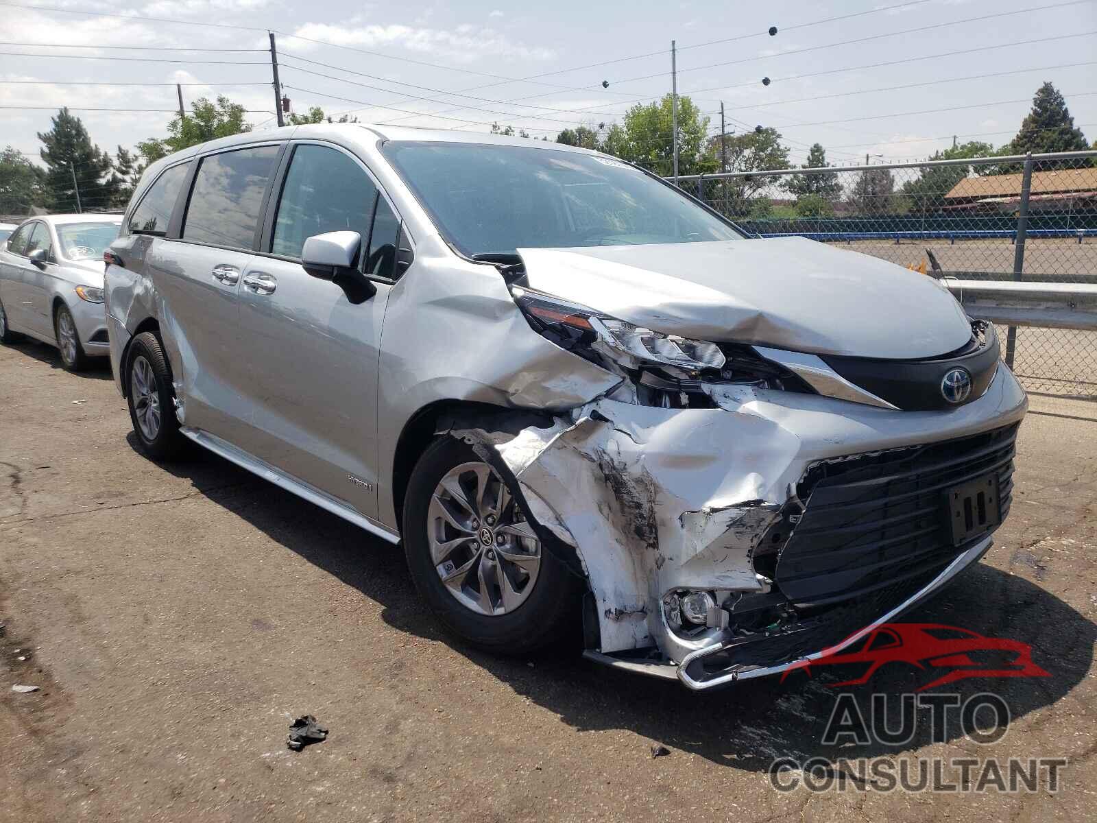 TOYOTA SIENNA 2021 - 5TDYSKFC6MS015924