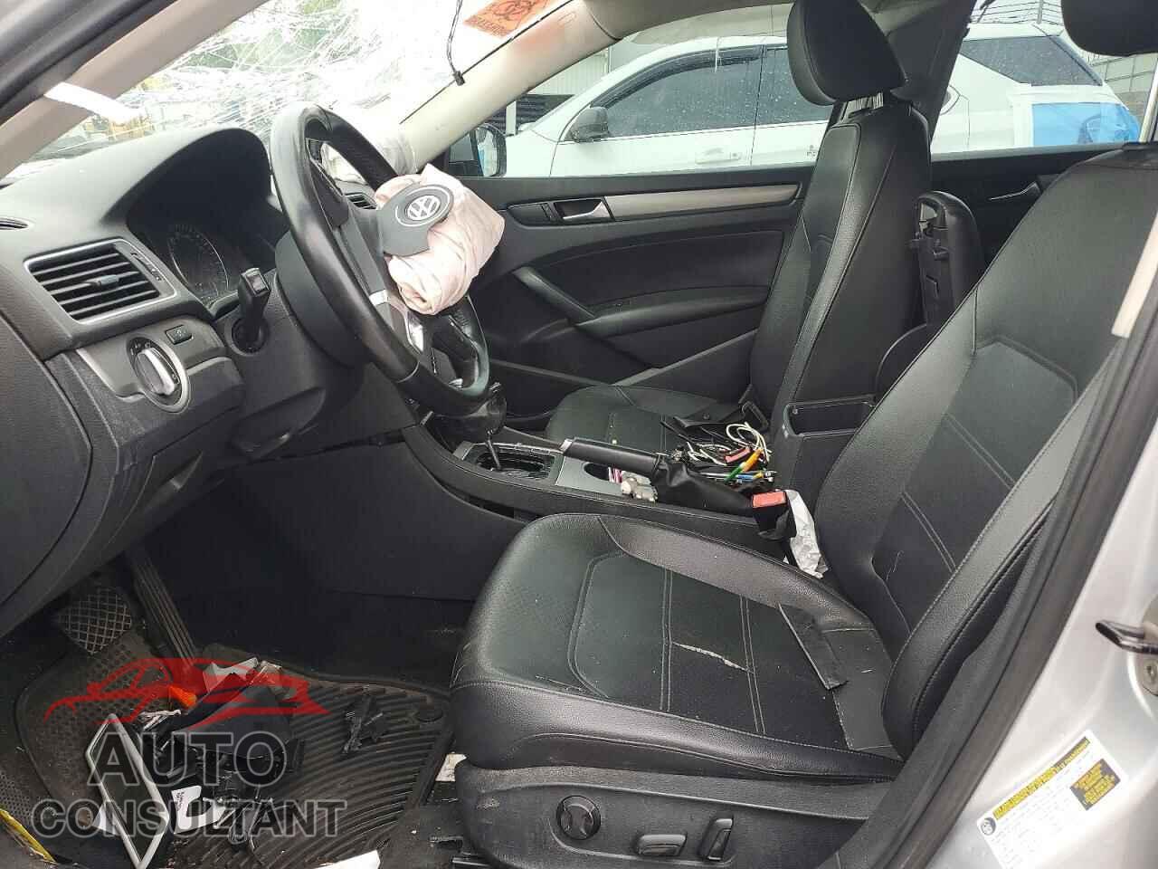 VOLKSWAGEN PASSAT 2014 - 1VWBP7A37EC004636