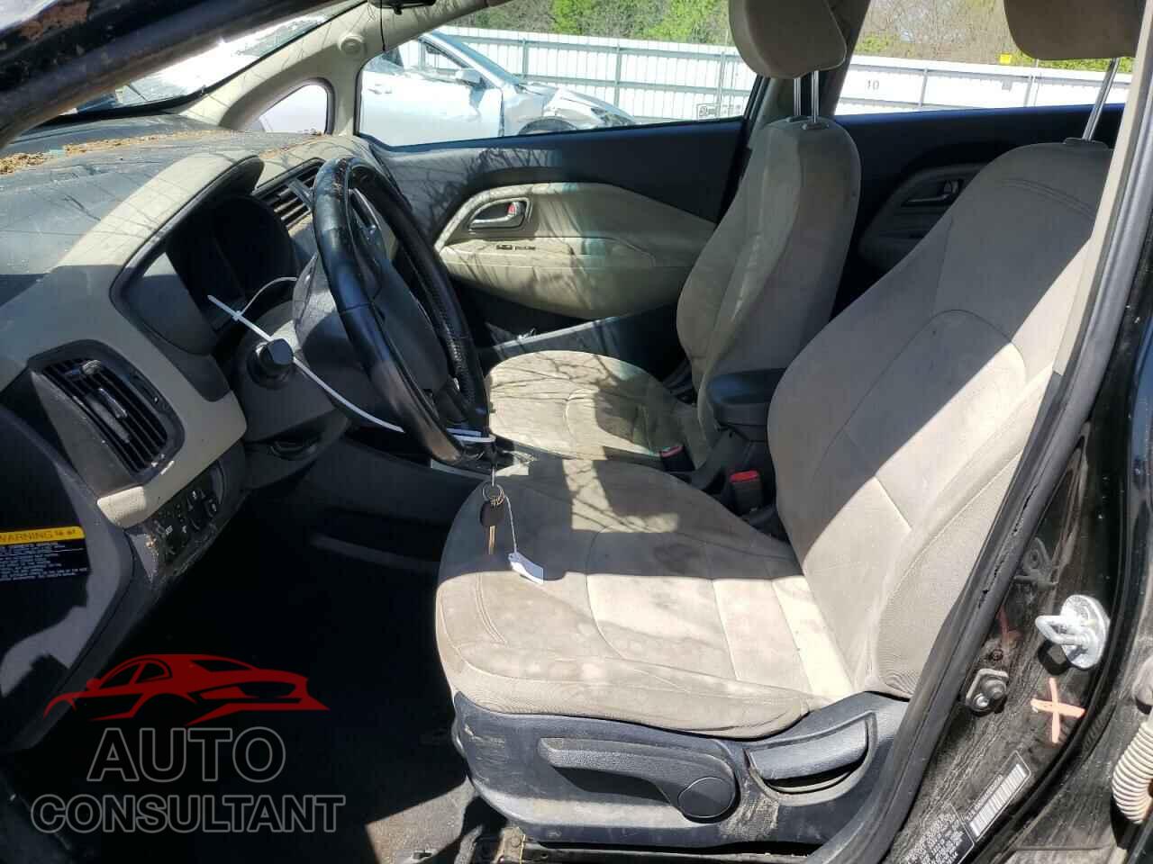 KIA RIO 2014 - KNADN4A31E6328144