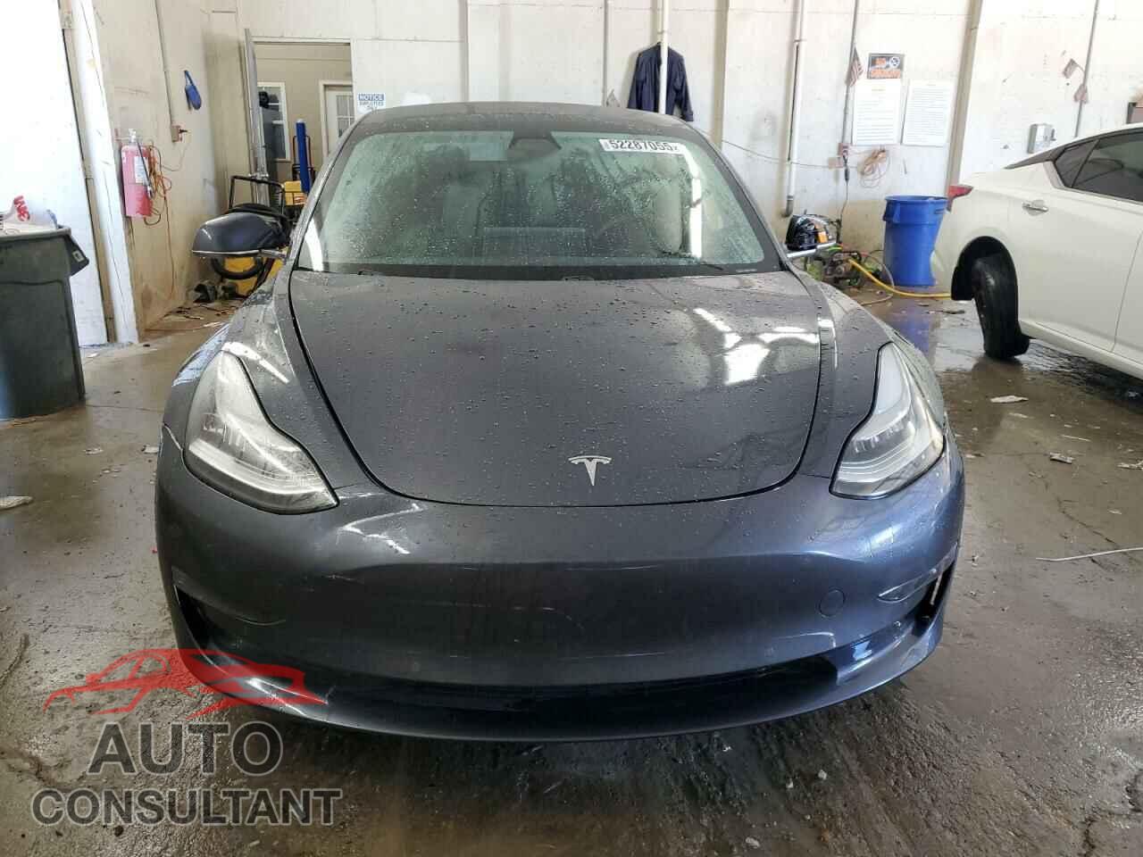 TESLA MODEL 3 2019 - 5YJ3E1EB5KF453064