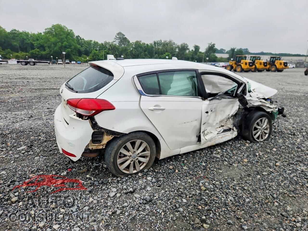 KIA FORTE 2015 - KNAFX5A83F5267181