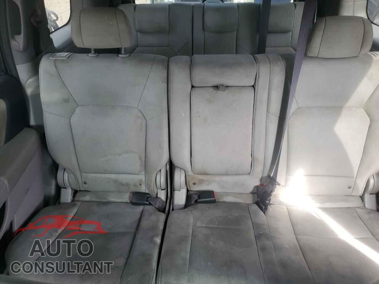 HONDA PILOT 2011 - 5FNYF3H24BB045312