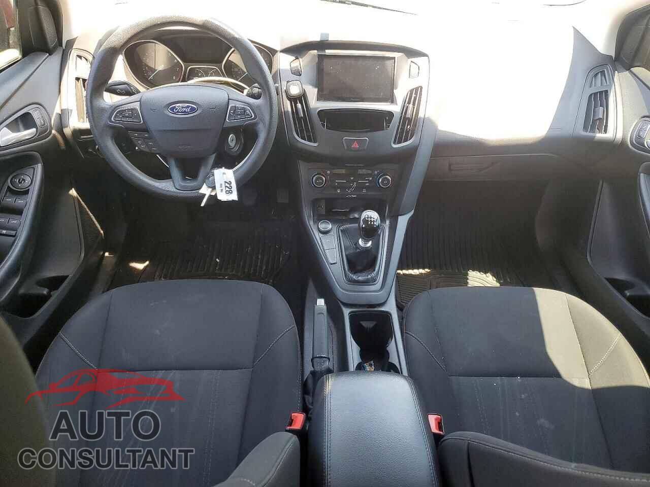 FORD FOCUS 2016 - 1FADP3FE4GL228132