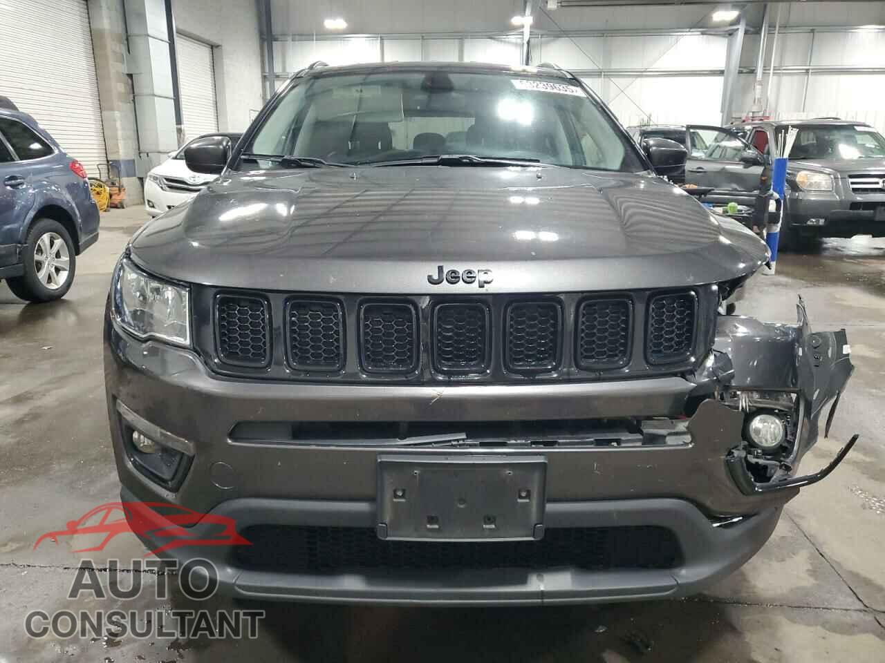 JEEP COMPASS 2018 - 3C4NJDBB8JT304500