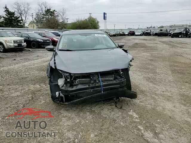 VOLKSWAGEN PASSAT 2017 - 1VWGT7A36HC037620