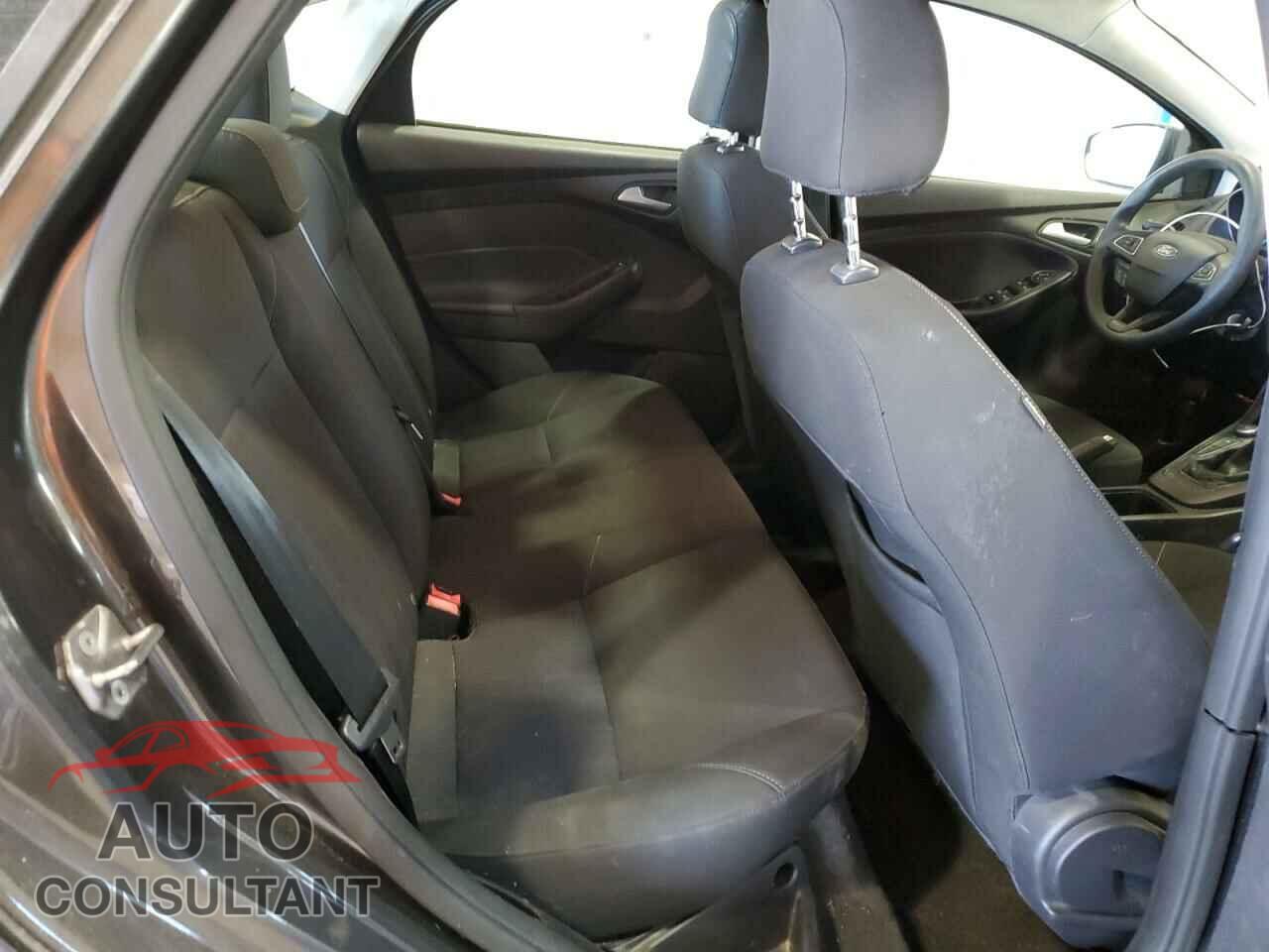 FORD FOCUS 2015 - 1FADP3FE3FL287977