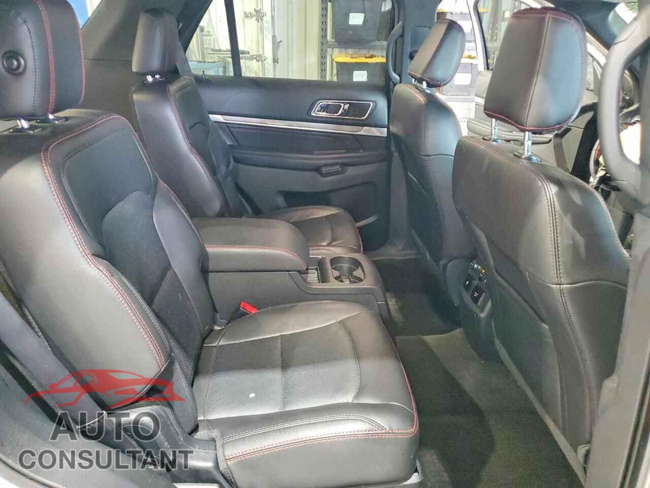 FORD EXPLORER 2018 - 1FM5K8GT1JGB07884