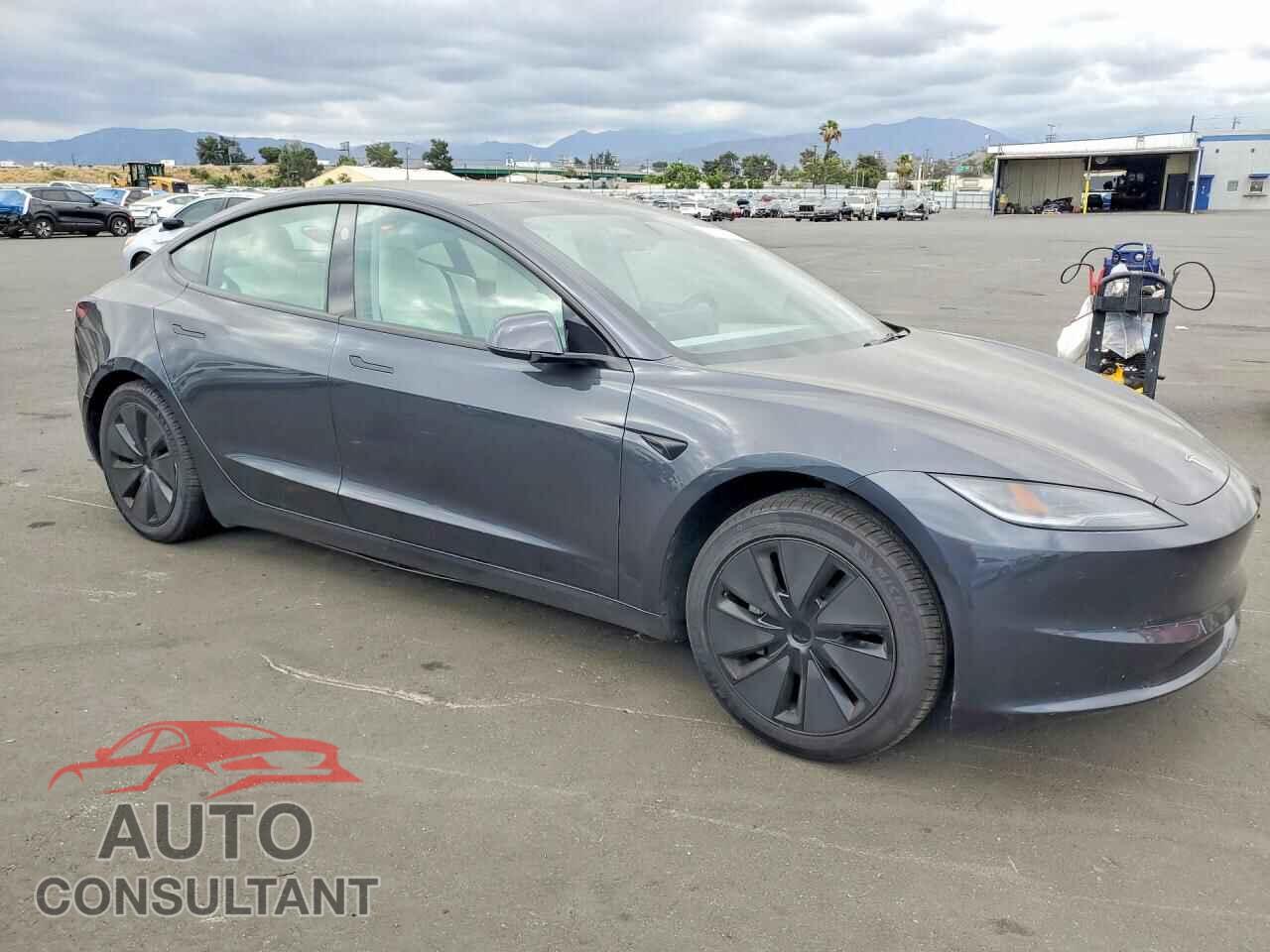 TESLA MODEL 3 2025 - 5YJ3E1EA0SF916932