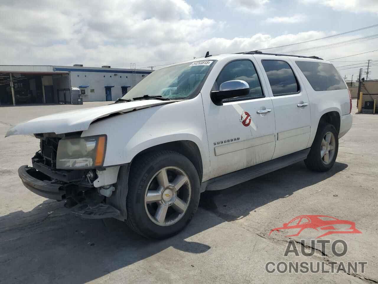 CHEVROLET SUBURBAN 2011 - 1GNSCHE04BR357856