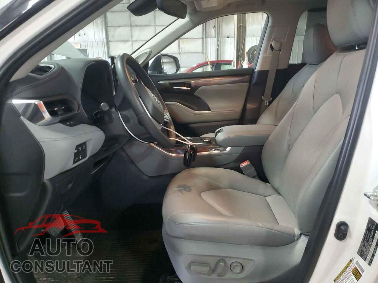 TOYOTA HIGHLANDER 2023 - 5TDKDRBH3PS024367