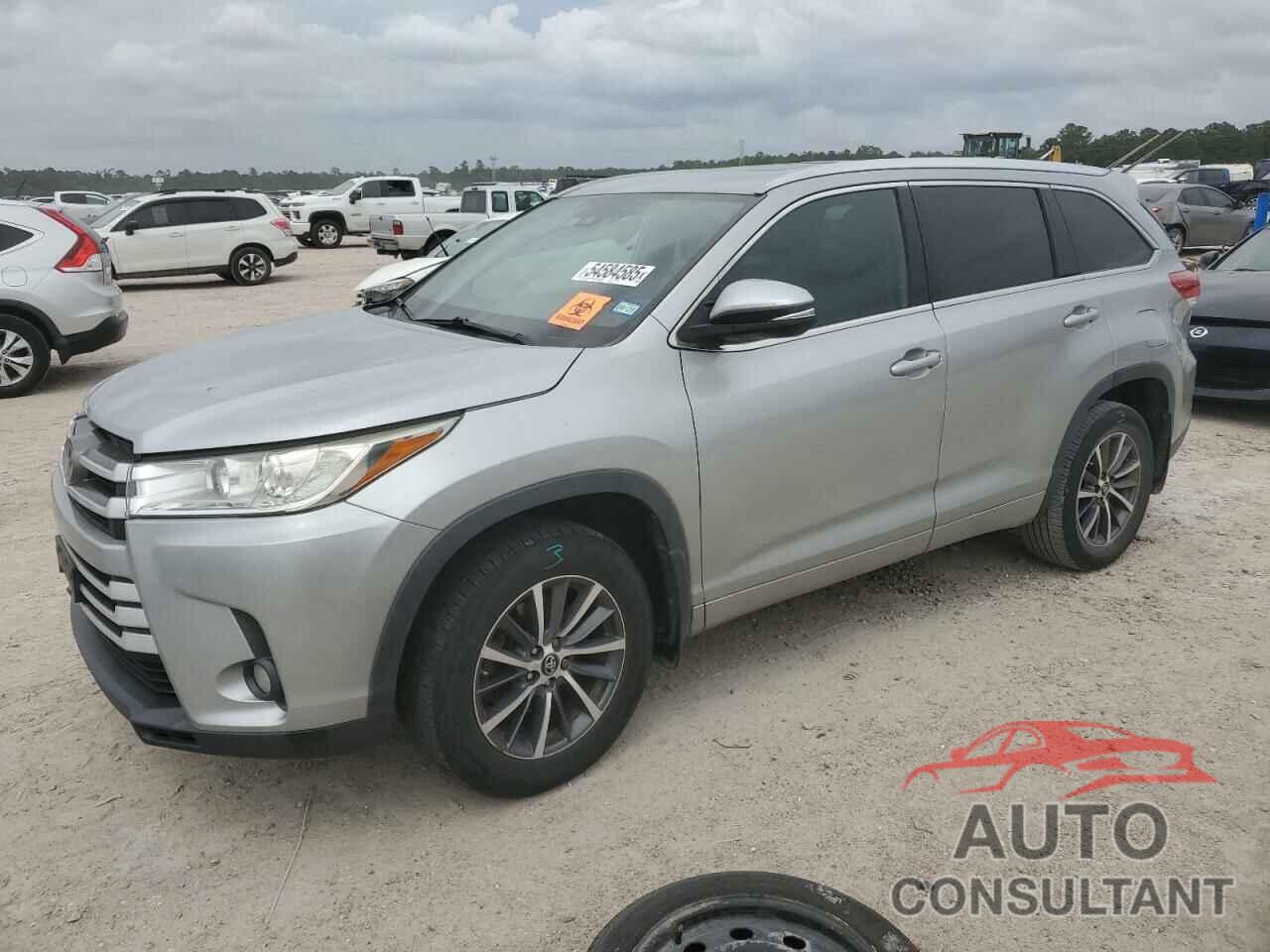 TOYOTA HIGHLANDER 2018 - 5TDKZRFH6JS533615