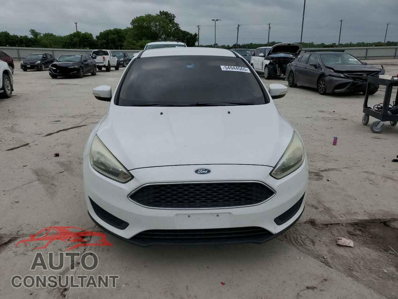 FORD FOCUS 2015 - 1FADP3F26FL351077