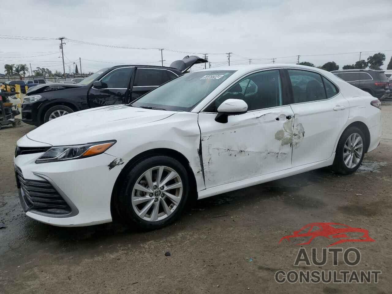 TOYOTA CAMRY 2022 - 4T1C11AK6NU021740