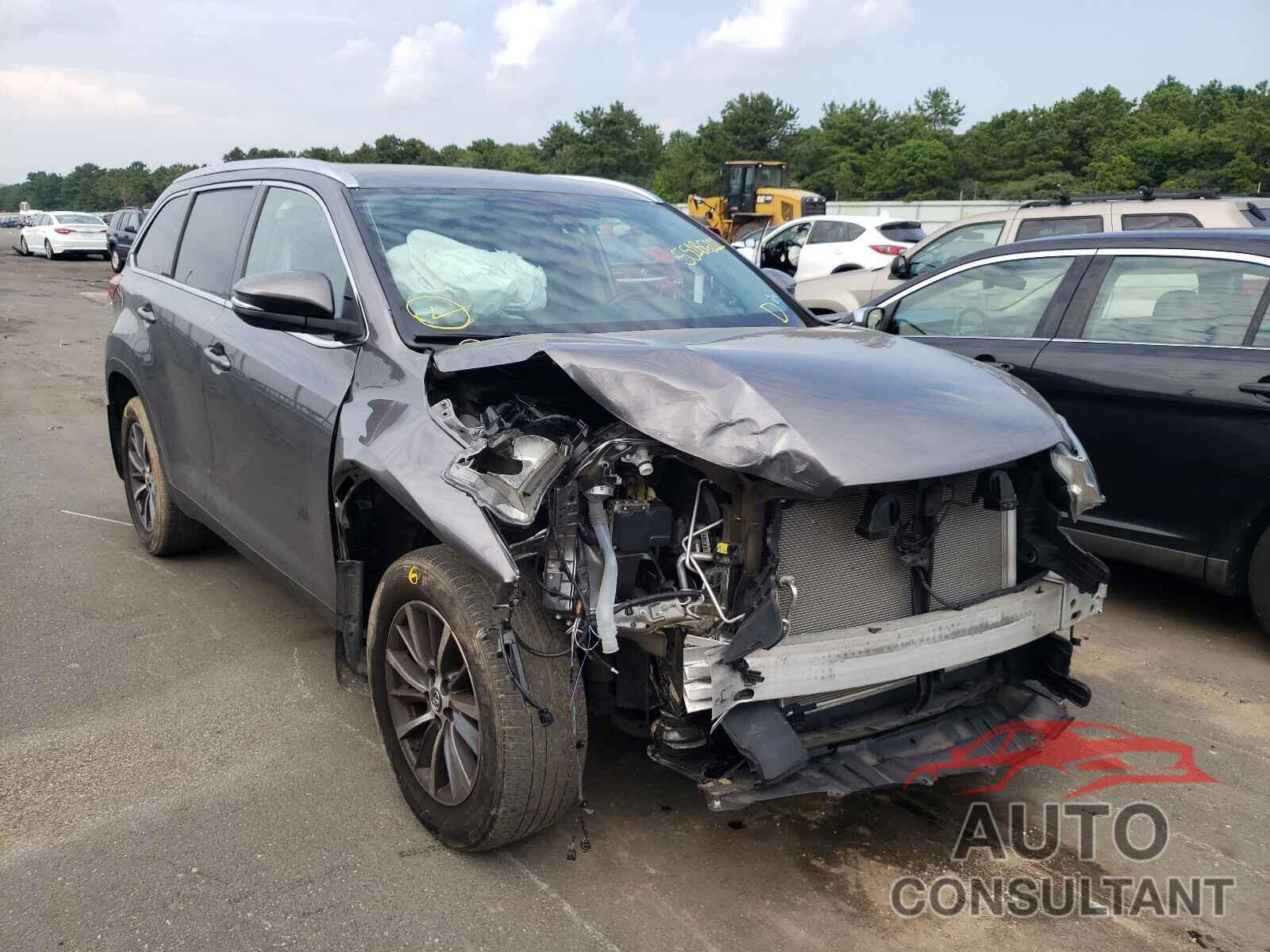 TOYOTA HIGHLANDER 2019 - 5TDJZRFH0KS607737