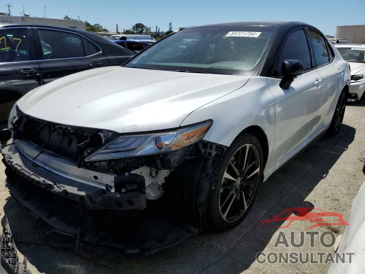 TOYOTA CAMRY 2018 - 4T1B61HKXJU158953