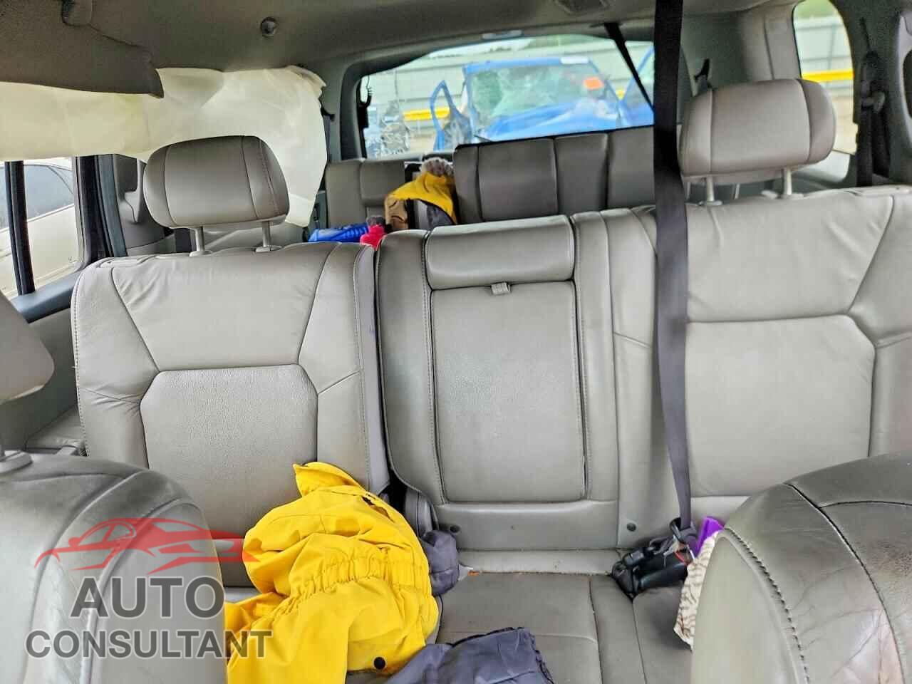 HONDA PILOT 2011 - 5FNYF3H5XBB012275