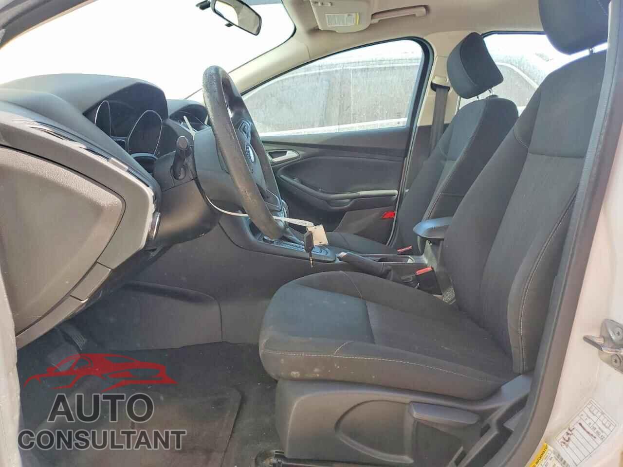 FORD FOCUS 2017 - 1FADP3F27HL267482
