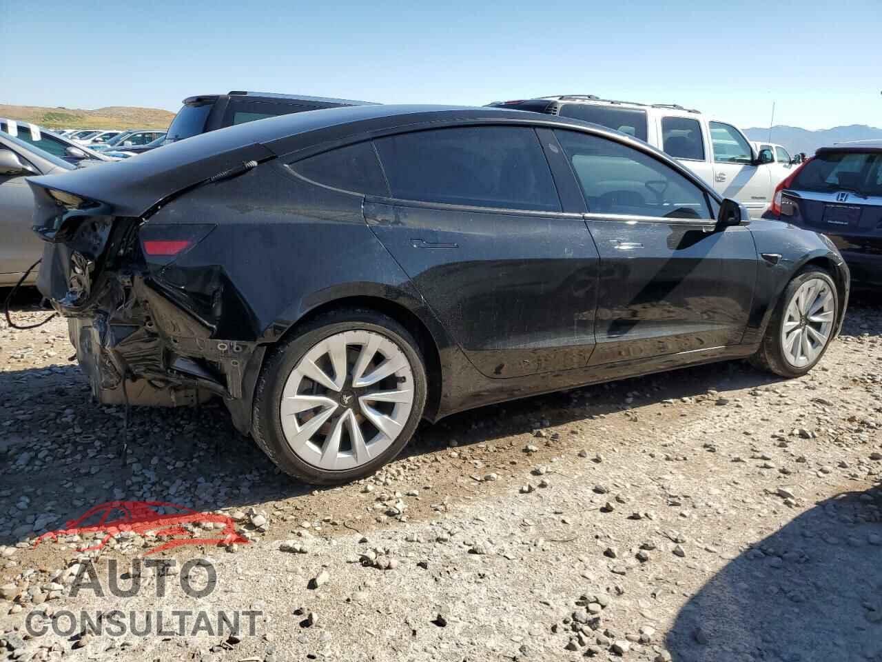 TESLA MODEL 3 2021 - 5YJ3E1EAXMF995223