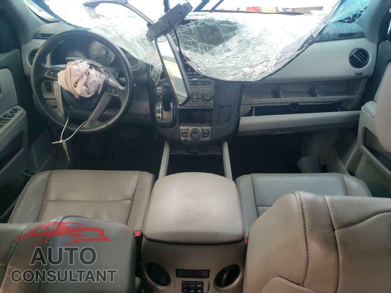 HONDA PILOT 2015 - 5FNYF4H61FB003002