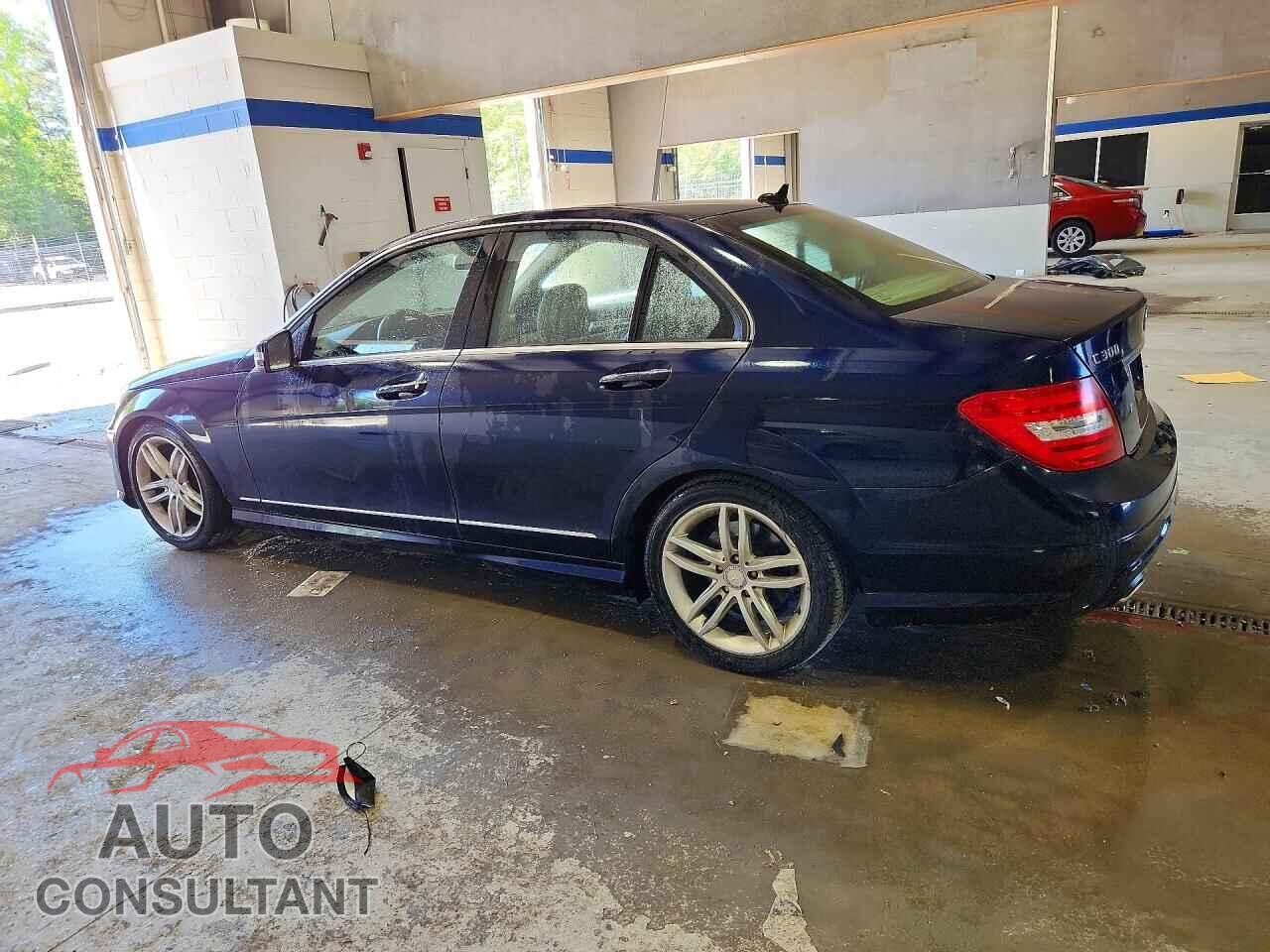 MERCEDES-BENZ C-CLASS 2012 - WDDGF8BB1CR228301