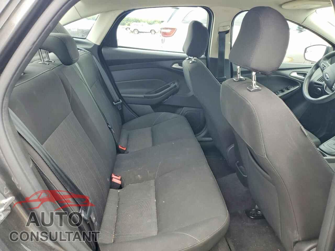 FORD FOCUS 2017 - 1FADP3F22HL296386